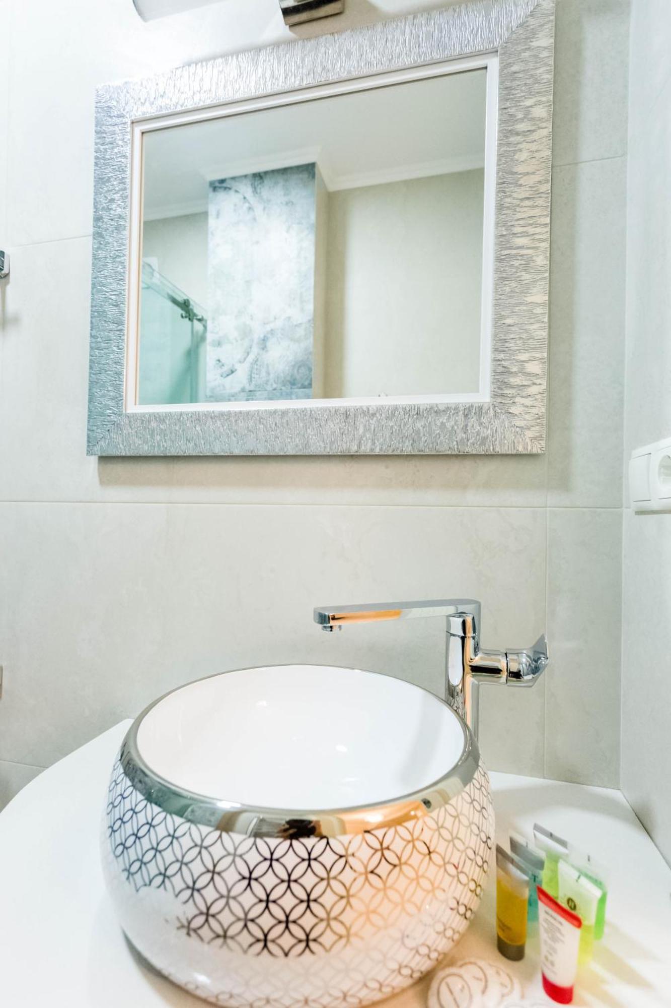 City Luxury Apartment L Tbilisi ภายนอก รูปภาพ
