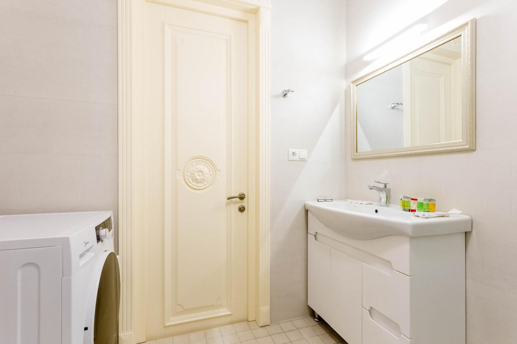 City Luxury Apartment L Tbilisi ภายนอก รูปภาพ