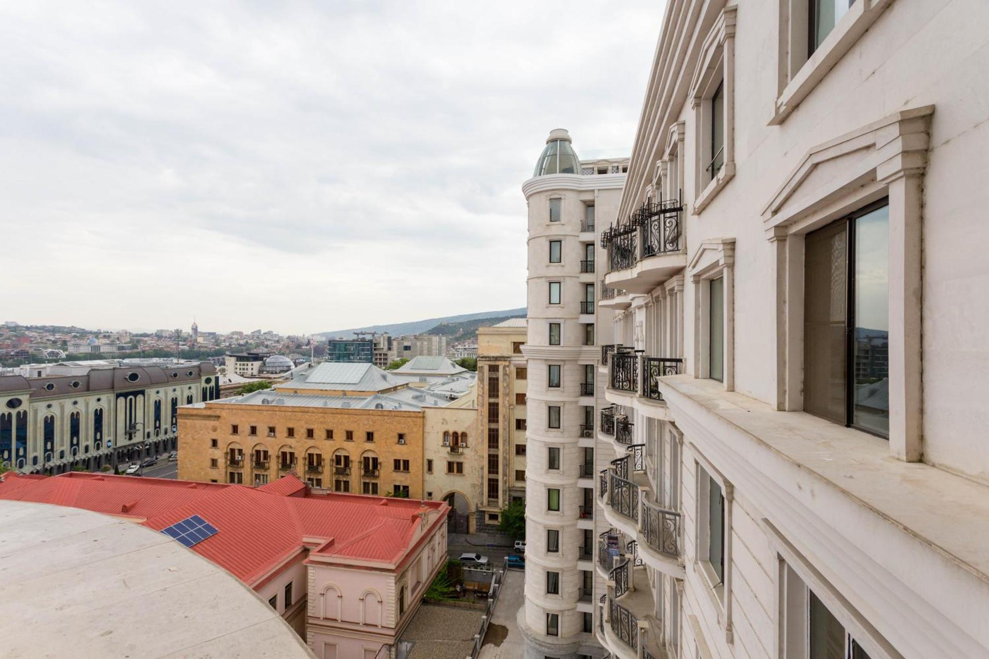 City Luxury Apartment L Tbilisi ภายนอก รูปภาพ