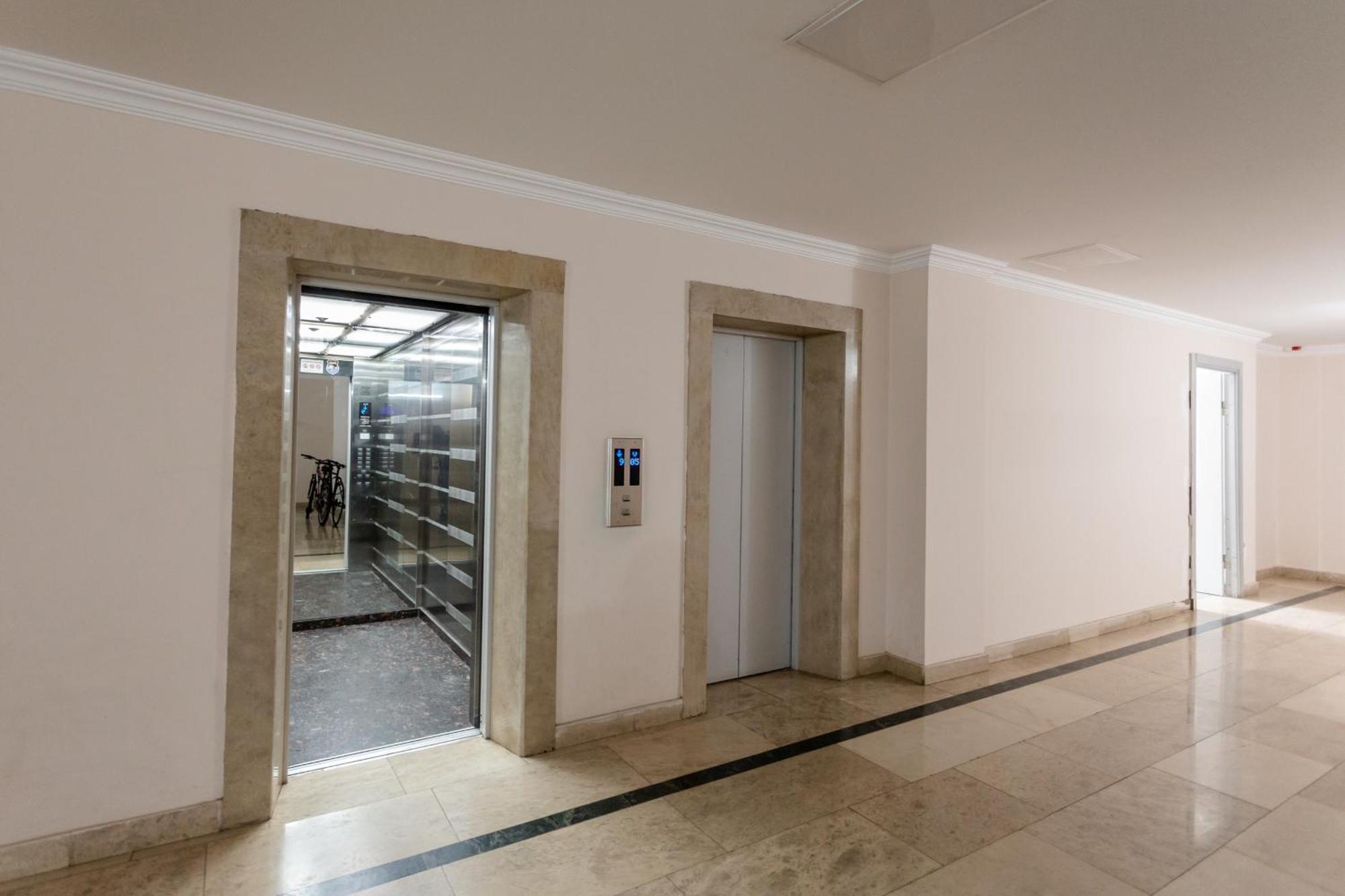 City Luxury Apartment L Tbilisi ภายนอก รูปภาพ