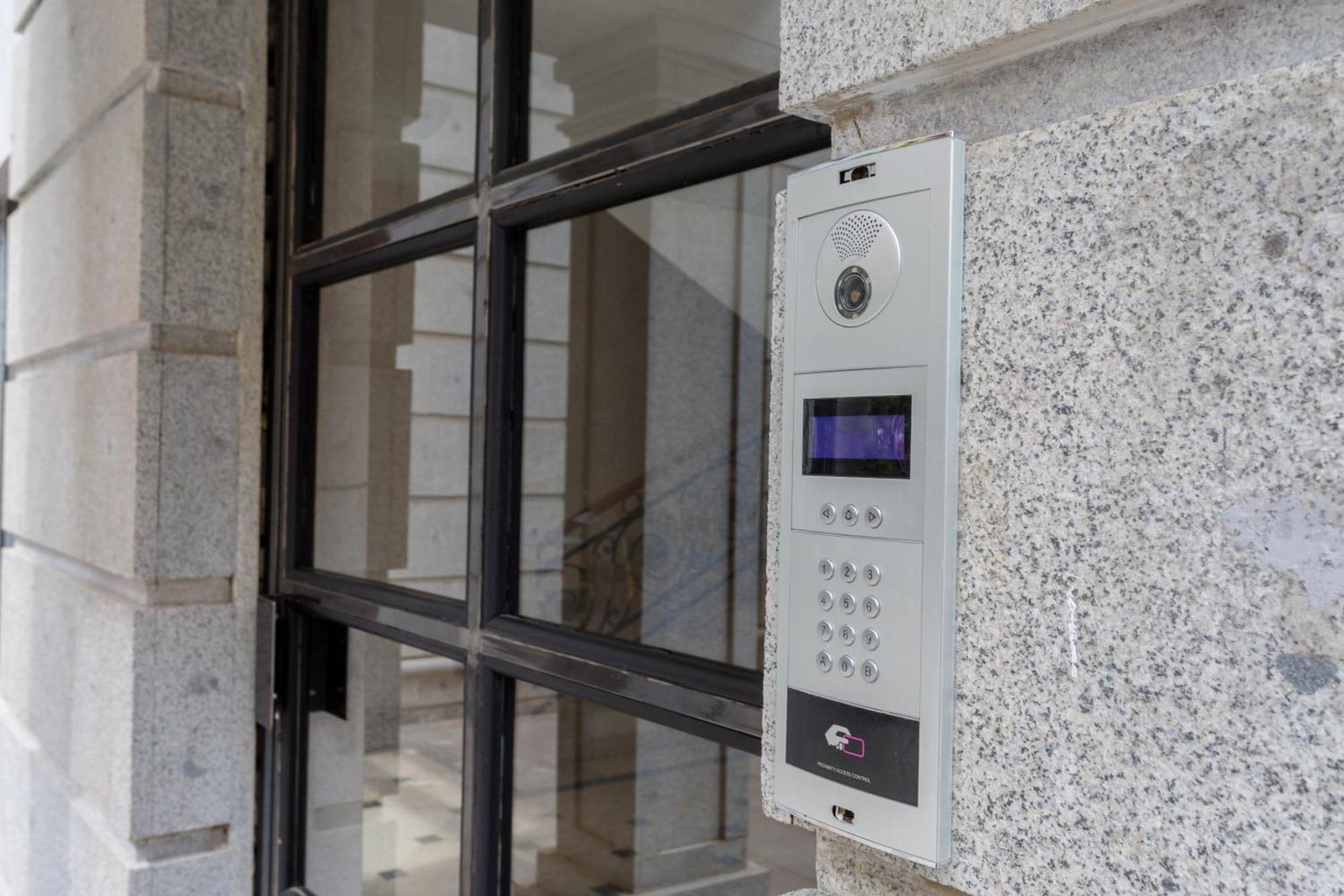 City Luxury Apartment L Tbilisi ภายนอก รูปภาพ