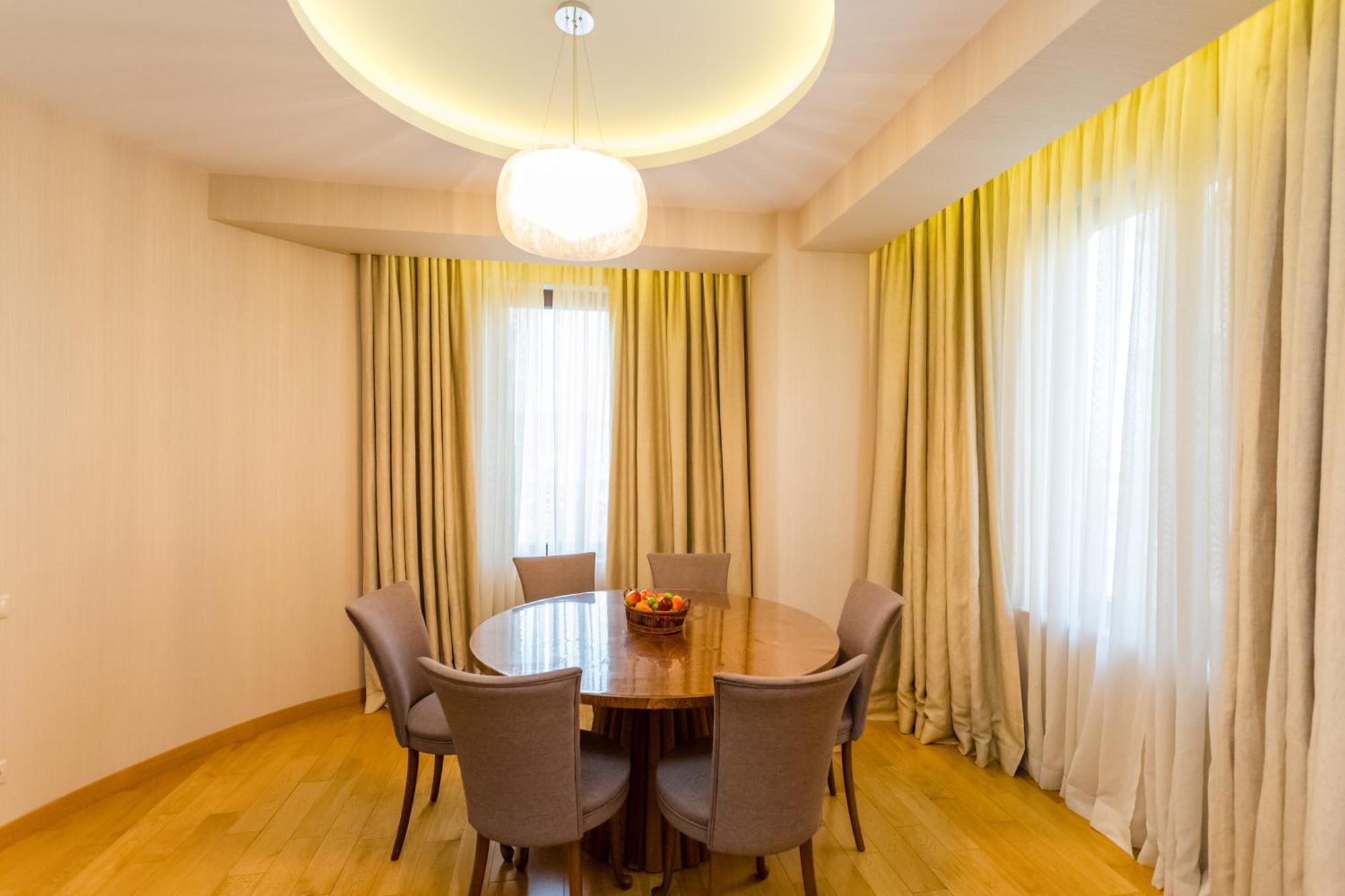 City Luxury Apartment L Tbilisi ภายนอก รูปภาพ